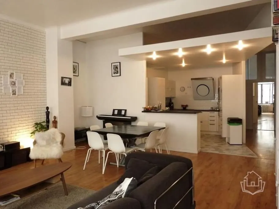 Apartament Loft Tres Calme Centre De Paryż